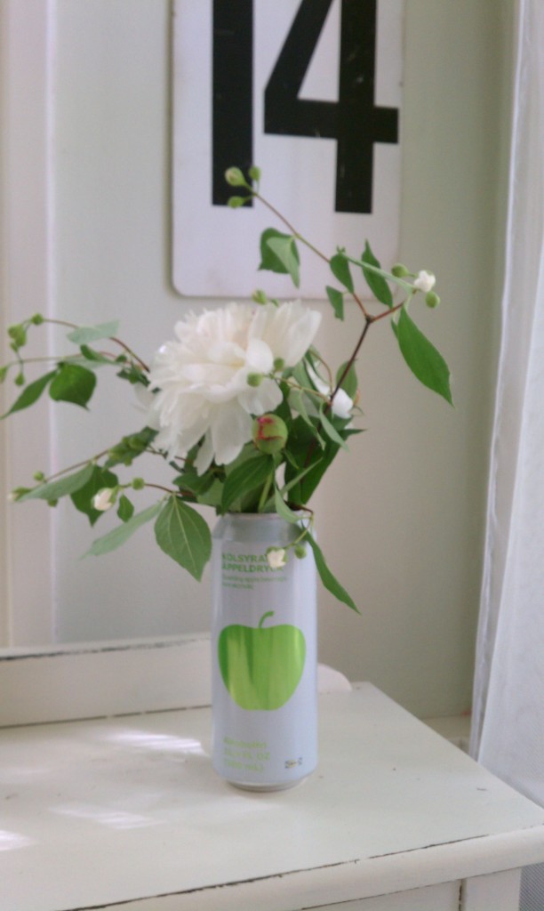 tin can vase