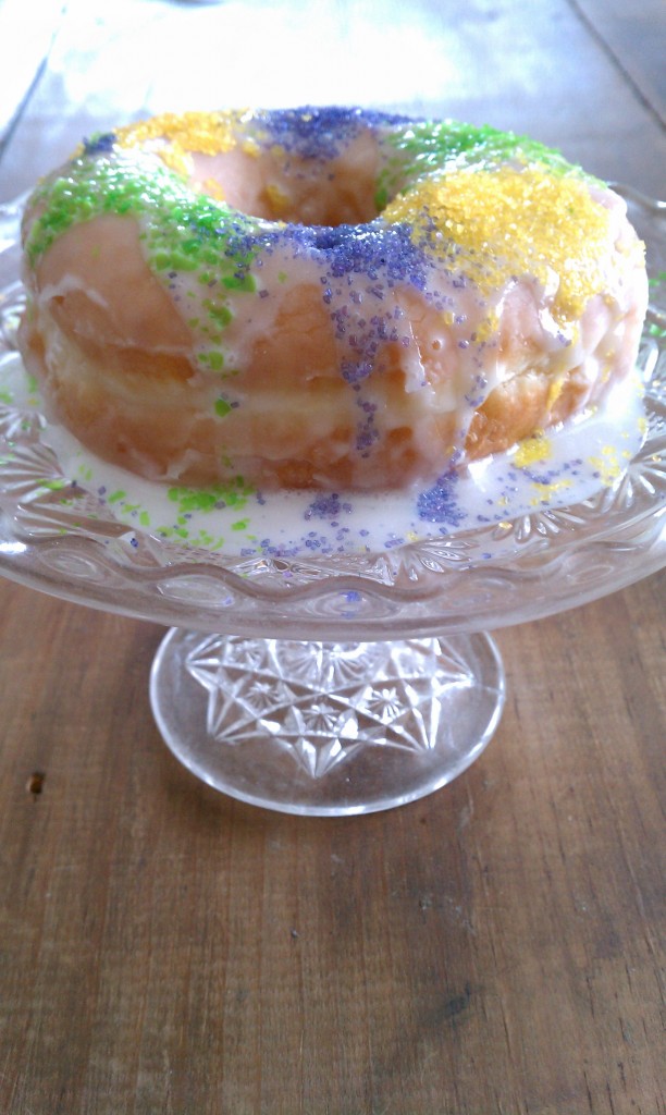 doughnut king cake