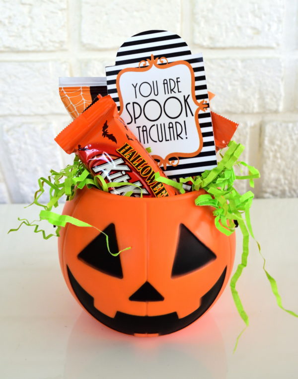 Halloween party favor ideas that will delight ghouls and goblins!