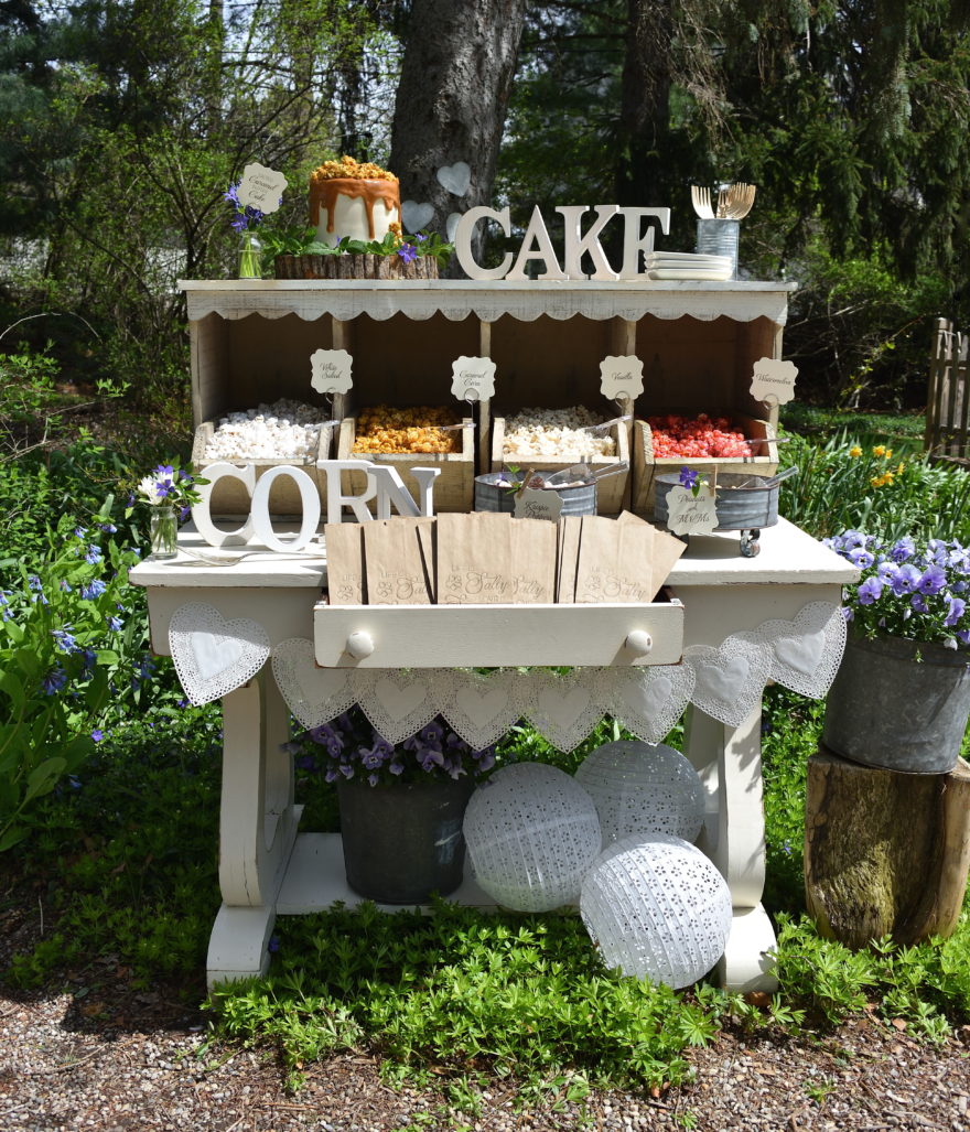 A popcorn bar perfect for a rustic wedding! See all the sweet details!