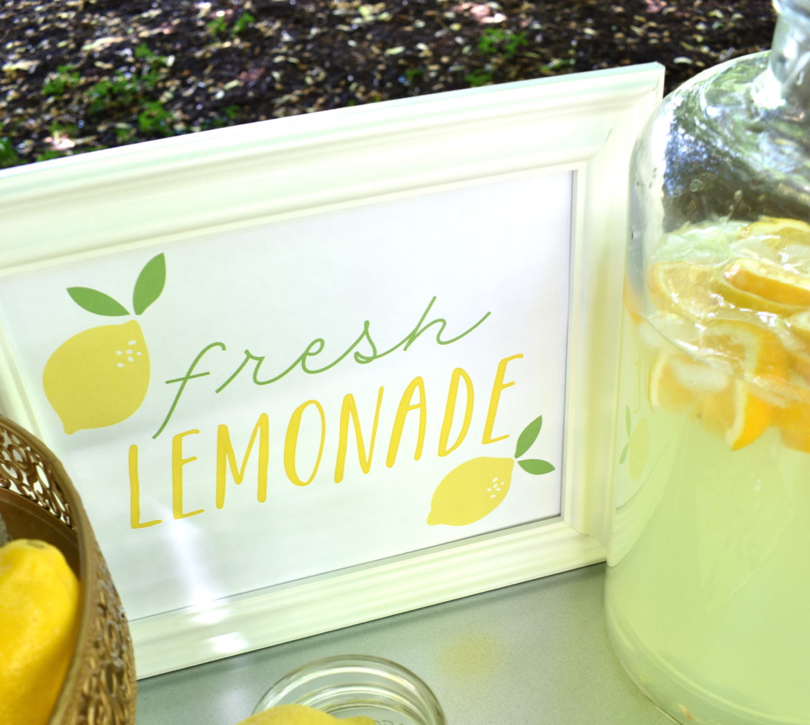 Lemonade stand fun for easy breezy summer entertaining!