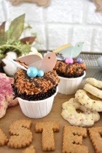 DIY Easter dessert grazing board