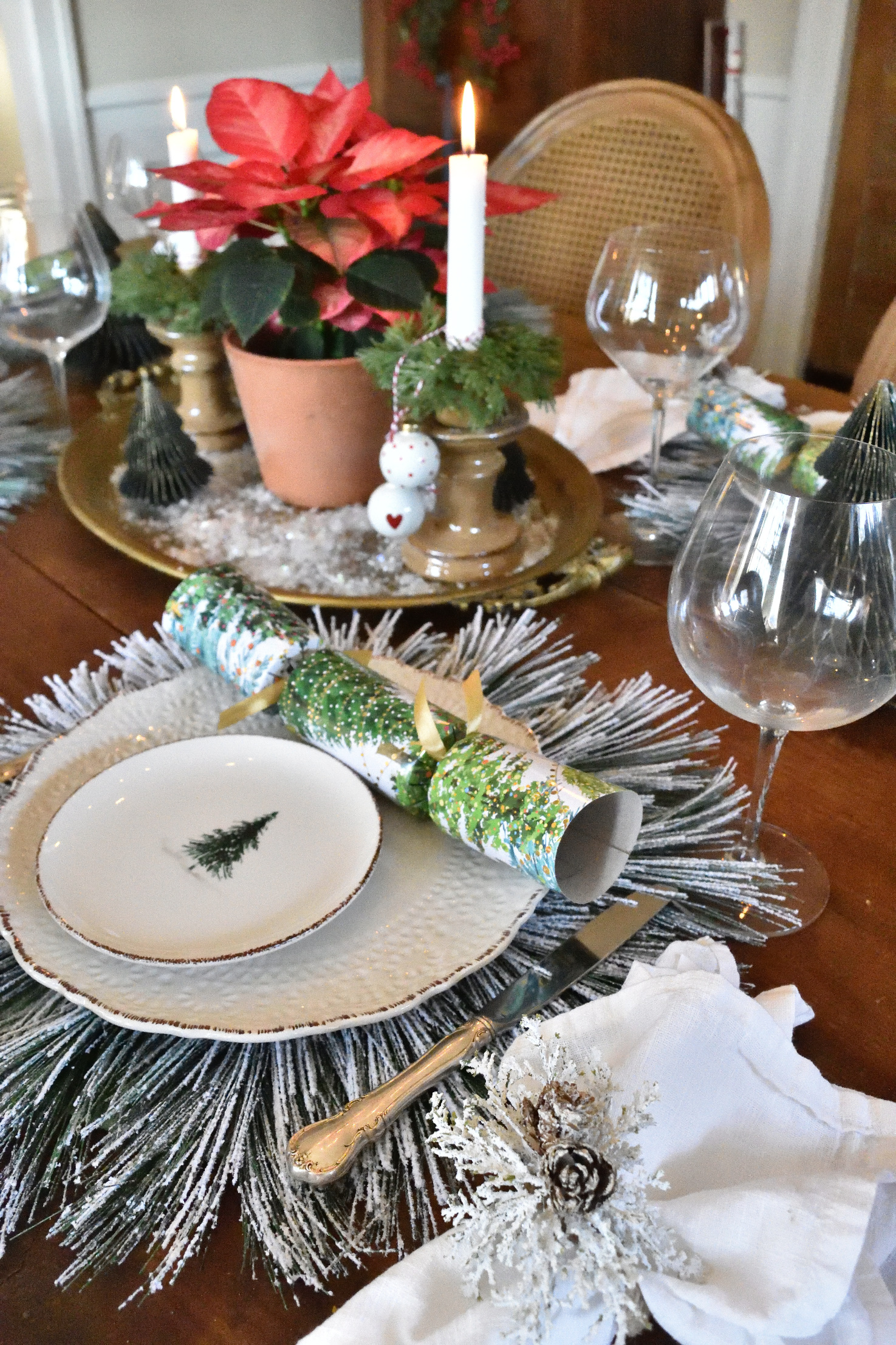 holiday table setting